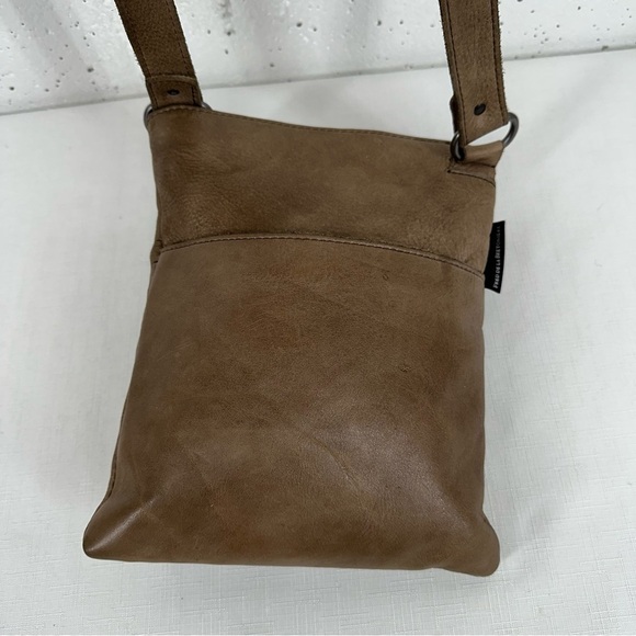 Fred De La Bretoniere Brown Distressed Leather Crossbody Bag Purse - Picture 7 of 17